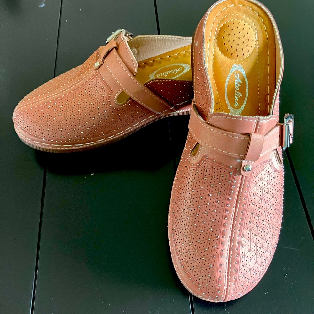 Mauve mules size 9